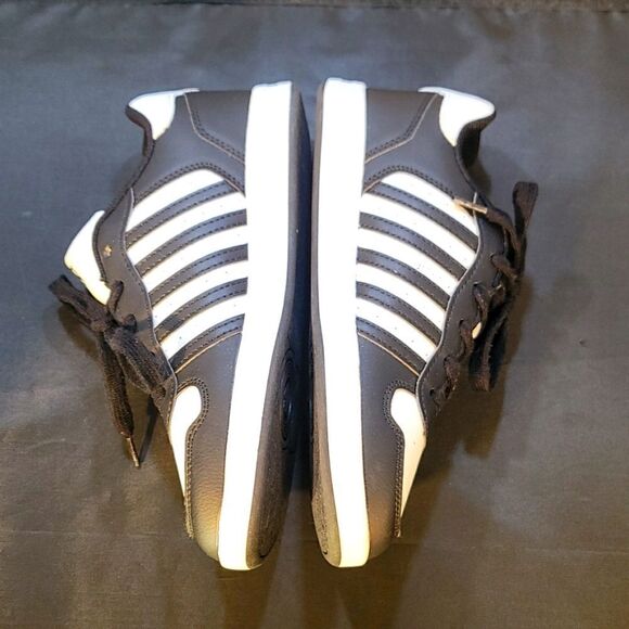 BRAND NEW K-SWISS KID UNISEX BLACK & WHITE COURT PALISADES SNEAKERS - Picture 9 of 16